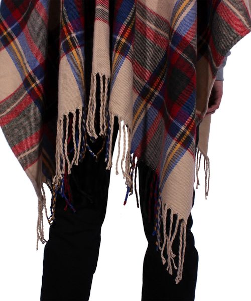 ８(eight)（エイト）の「チェックポンチョ 大判 マフラー ストール（ポンチョ・メンズ・ブラック/ベージュ/レッド/グリーン・FREE）」の15枚目の写真