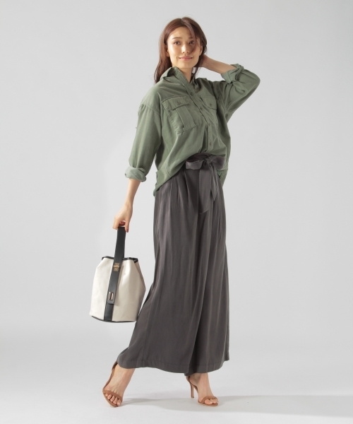 BAYFLOW(ベイフロー)の「ウエストリボンワイドパンツ 18AW(その他パンツ・レディース・チャコール/ベージュ/カーキ/ダークブルー・SMALL/MEDIUM)」の5枚目の写真