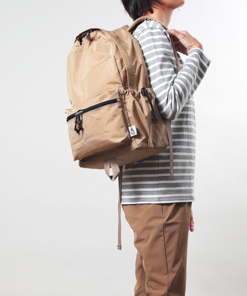 Drifter(ドリフター)の「CLASSIC PACK/クラシックパック(バックパック/リュック・レディース・ホワイト系その他/ダークグリーン/タン/グリーン系その他/ブラック系その他2/バーガンディー/ベージュ/ブラック/ネイビー/グレー/ダークブラウン/ブルー系その他/ベージュ系その他/ブラック系/ネイビー系/オリーブ・FREE)」の10枚目の写真