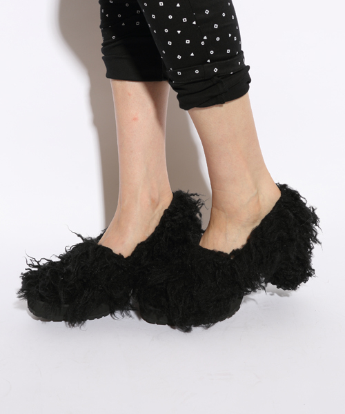 i（アイ）の「ファータンクソールパンプス（パンプス・レディース・ホワイト/ブラック/グレー・SMALL/MEDIUM/LARGE）」の2枚目の写真