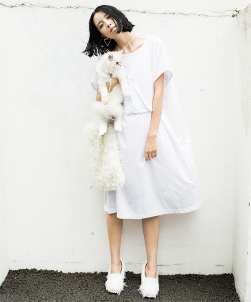 i（アイ）の「ファータンクソールパンプス（パンプス・レディース・ホワイト/ブラック/グレー・SMALL/MEDIUM/LARGE）」の4枚目の写真