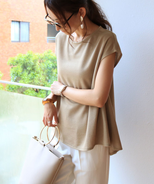 andme（アンドミー）の「ニットソーフレンチスリーブフレアトップス（Tシャツ/カットソー・レディース・オフホワイト/カーキ/ライトベージュ/ブラック/ベージュ/ネイビー/ブラウン・M）」の4枚目の写真