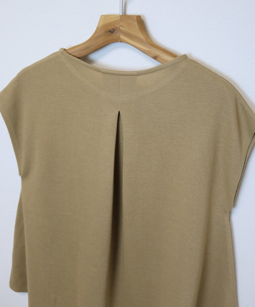 andme（アンドミー）の「ニットソーフレンチスリーブフレアトップス（Tシャツ/カットソー・レディース・オフホワイト/カーキ/ライトベージュ/ブラック/ベージュ/ネイビー/ブラウン・M）」の10枚目の写真