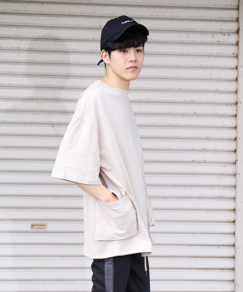 revertical(リバーティカル)の「ダブルポケット ビッグシルエットTシャツ(Tシャツ/カットソー・メンズ・ホワイト/ブラック/ベージュ/ブラウン・M/L)」の17枚目の写真