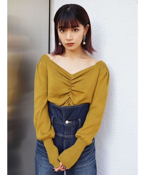 EMODA(エモダ)の「フロントギャザー2WAYニット(ニット/セーター・レディース・ブラック/ブラウン/ブルー/マスタード・FREE)」の5枚目の写真
