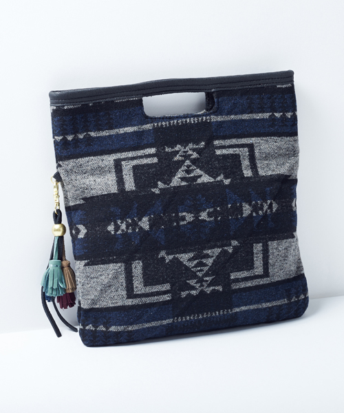 Another Edition（アナザーエディション）の「ae NTV CLT（クラッチバッグ・レディース・ネイビー/ライトピンク・ﾌﾘ-）」の3枚目の写真