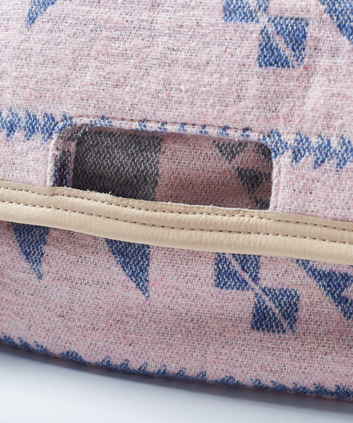 Another Edition（アナザーエディション）の「ae NTV CLT（クラッチバッグ・レディース・ネイビー/ライトピンク・ﾌﾘ-）」の11枚目の写真