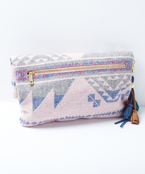 Another Edition（アナザーエディション）の「ae NTV CLT（クラッチバッグ・レディース・ネイビー/ライトピンク・ﾌﾘ-）」の12枚目の写真