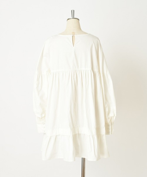 one after another NICE CLAUP(ワンアフターアナザーナイスクラップ)の「袖タック入りAラインチュニック(ワンピース・レディース・アイボリー/オフホワイト/ベージュ・FREE)」の22枚目の写真
