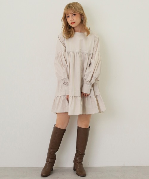 one after another NICE CLAUP(ワンアフターアナザーナイスクラップ)の「袖タック入りAラインチュニック(ワンピース・レディース・アイボリー/オフホワイト/ベージュ・FREE)」の17枚目の写真