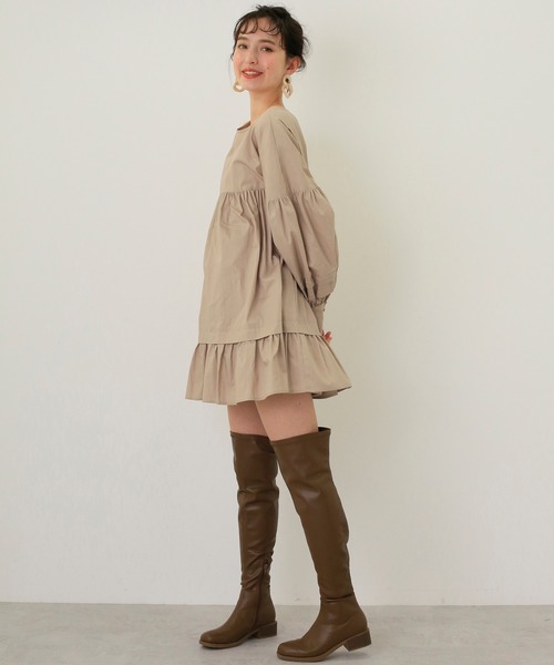 one after another NICE CLAUP(ワンアフターアナザーナイスクラップ)の「袖タック入りAラインチュニック(ワンピース・レディース・アイボリー/オフホワイト/ベージュ・FREE)」の6枚目の写真