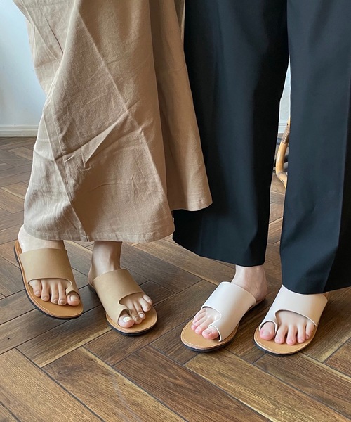 shopnikoniko（ショップニコニコ）の「ぺたんこ親指トングサンダル（サンダル・レディース・キャメル/アイボリー/ブラック・LL/S/M/L）」の6枚目の写真