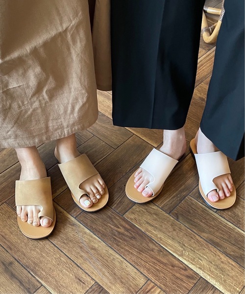 shopnikoniko（ショップニコニコ）の「ぺたんこ親指トングサンダル（サンダル・レディース・キャメル/アイボリー/ブラック・LL/S/M/L）」の7枚目の写真