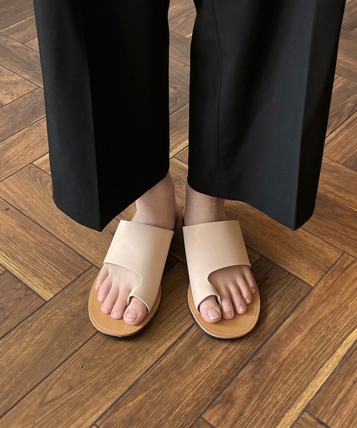 shopnikoniko（ショップニコニコ）の「ぺたんこ親指トングサンダル（サンダル・レディース・キャメル/アイボリー/ブラック・LL/S/M/L）」の13枚目の写真
