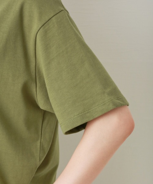 n'ee-ne（ネーネ）の「USAコットン　ロゴプリントTシャツ（Tシャツ/カットソー・レディース・カーキ/オフホワイト/ベージュ/ブラック・M/L）」の21枚目の写真