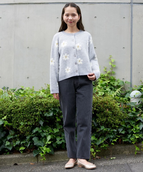 flower(フラワー)の「スイートペタルカーディガン(カーディガン/ボレロ・レディース・ベージュ/グレー・FREE)」の3枚目の写真