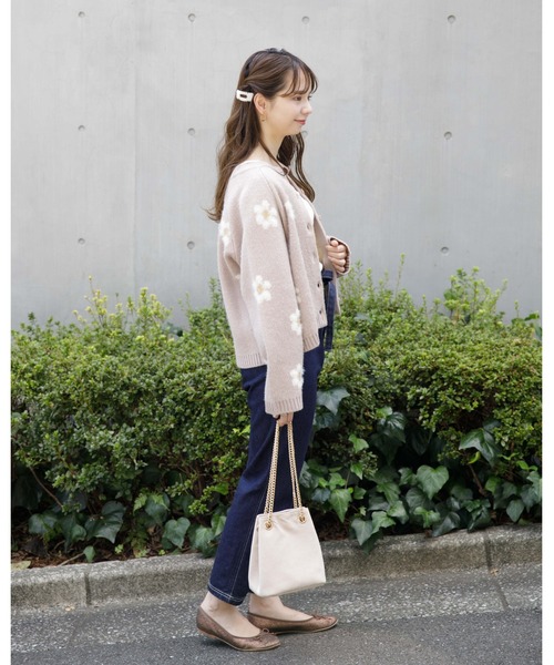 flower(フラワー)の「スイートペタルカーディガン(カーディガン/ボレロ・レディース・ベージュ/グレー・FREE)」の13枚目の写真