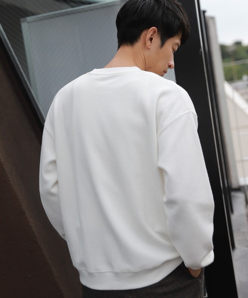 LAKOLE（ラコレ）の「TCワッフル裏起毛プルオーバー / LAKOLE（スウェット・メンズ・ホワイト/ブラウン/ライトグリーン/アイボリー・MEDIUM/LARGE）」の2枚目の写真