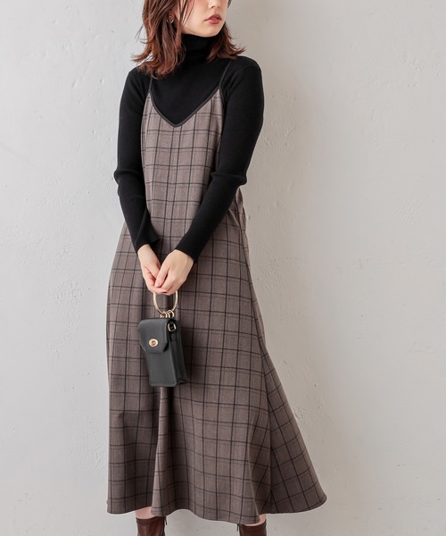 natural couture（ナチュラルクチュール）の「パイピングキャミワンピース（ワンピース・レディース・ブラック/モカ/チェック・FREE）」の3枚目の写真