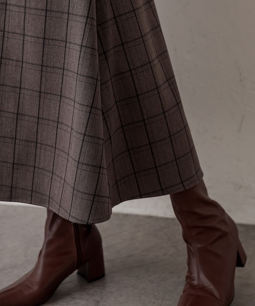 natural couture（ナチュラルクチュール）の「パイピングキャミワンピース（ワンピース・レディース・ブラック/モカ/チェック・FREE）」の4枚目の写真