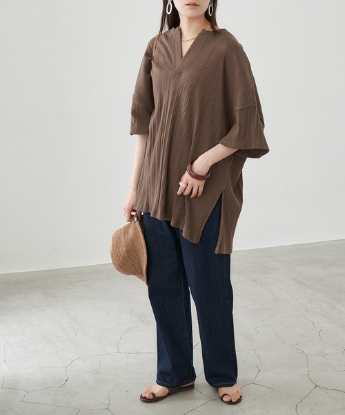 Chaco closet(チャコ クローゼット)の「オーバーサイズ スキッパーネック5分袖 ランダムリブトップス(Tシャツ/カットソー・レディース・チャコールグレー/ベージュ/ブラウン/オフホワイト/オレンジ/グリーン系その他・FREE)」の10枚目の写真