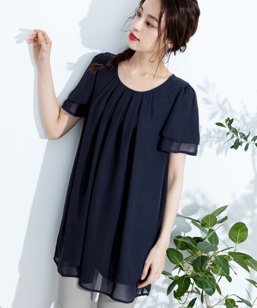 Tiaclasse(ティアクラッセ)の「【洗える】大人世代の上品シフォンチュニック(シャツ/ブラウス・レディース・ターコイズブルー/ブラック系その他/ブラック/ブルー/ブルー系その他/ピンク/ホワイト×ブラック/ネイビー/モカ/ネイビー×ホワイト/オフホワイト・L/M)」の16枚目の写真