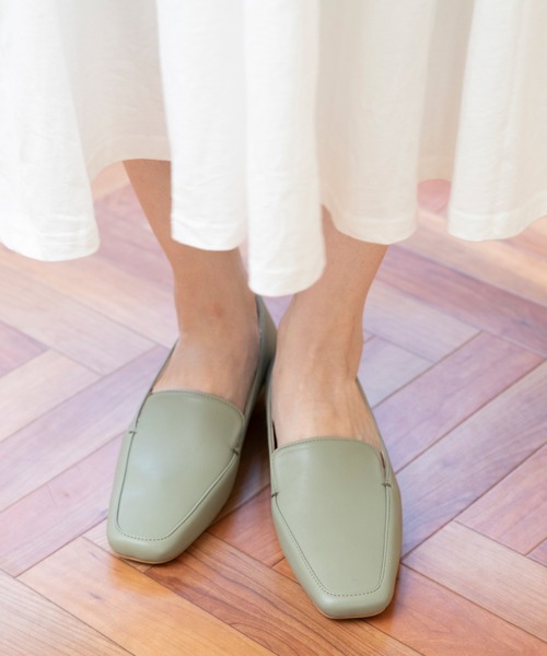 menue（メヌエ）の「スクエアトゥ フラットローファー（ローファー・レディース・グレイッシュベージュ/ブラック/ライトグリーン/アイボリー/ブラック系その他/パイソン/ブラック系その他2/ブラウン/ブラウン系その他/グレー系その他/ブラック系その他3・3L/L/S/LL/M/XS）」の20枚目の写真