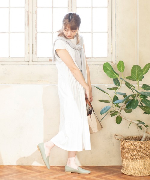 menue（メヌエ）の「スクエアトゥ フラットローファー（ローファー・レディース・グレイッシュベージュ/ブラック/ライトグリーン/アイボリー/ブラック系その他/パイソン/ブラック系その他2/ブラウン/ブラウン系その他/グレー系その他/ブラック系その他3・3L/L/S/LL/M/XS）」の15枚目の写真