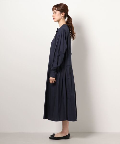 ReNorm（リノーム）の「ローウエストギャザーシャツワンピース（シャツワンピース・レディース・ネイビー/オフホワイト・フリー）」の8枚目の写真