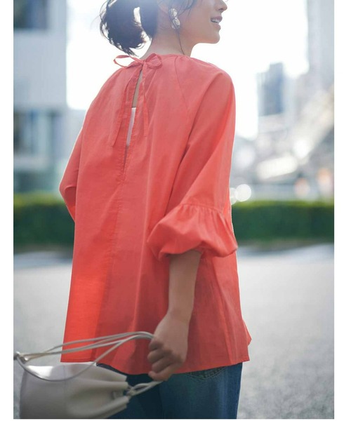 IEDIT（イディット）の「ＩＥＤＩＴ　切り替えギャザースリーブの軽やかプルオーバー（シャツ/ブラウス・レディース・ブラック/オレンジ/ベージュ・MEDIUM/XX-LARGE/LARGE/X-LARGE/XXX-LARGE/SMALL）」の3枚目の写真