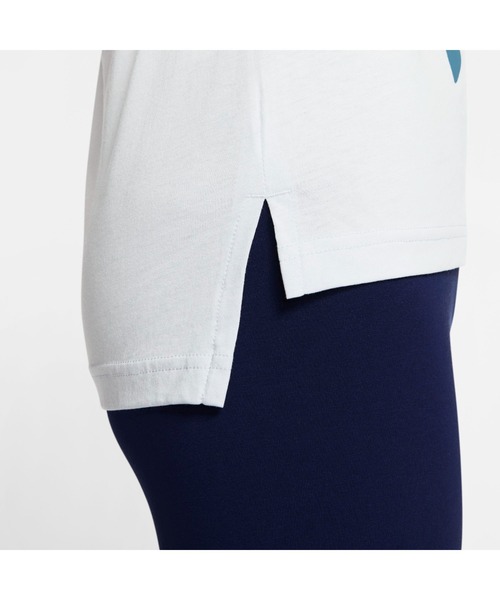 NIKE(ナイキ)の「NIKE/ナイキ G NSW TEE DPTL OUTSIDE/DPTL アウトサイド Tシャツ(Tシャツ/カットソー・キッズ・ホワイト/ライトグレー・160/150/140/130/170)」の8枚目の写真