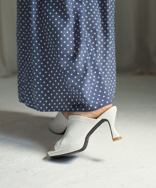 SESTO（セスト）の「プラットフォーム変形ヒールストレッチミュールサンダル（サンダル・レディース・ブラック/グレイッシュベージュ/ホワイト/ドット・S/LL/M/L）」の22枚目の写真