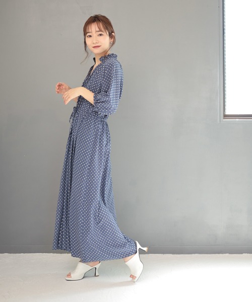 SESTO（セスト）の「プラットフォーム変形ヒールストレッチミュールサンダル（サンダル・レディース・ブラック/グレイッシュベージュ/ホワイト/ドット・S/LL/M/L）」の13枚目の写真