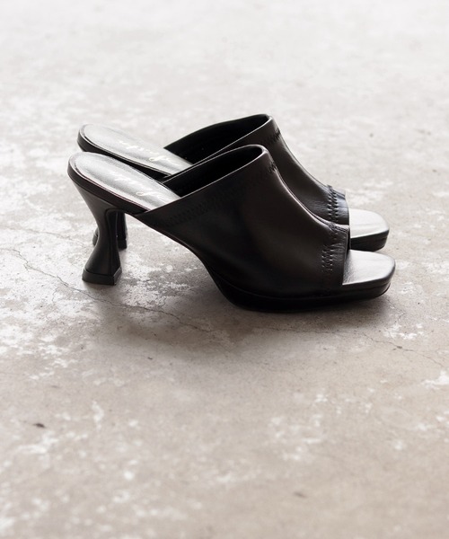 SESTO（セスト）の「プラットフォーム変形ヒールストレッチミュールサンダル（サンダル・レディース・ブラック/グレイッシュベージュ/ホワイト/ドット・S/LL/M/L）」の19枚目の写真