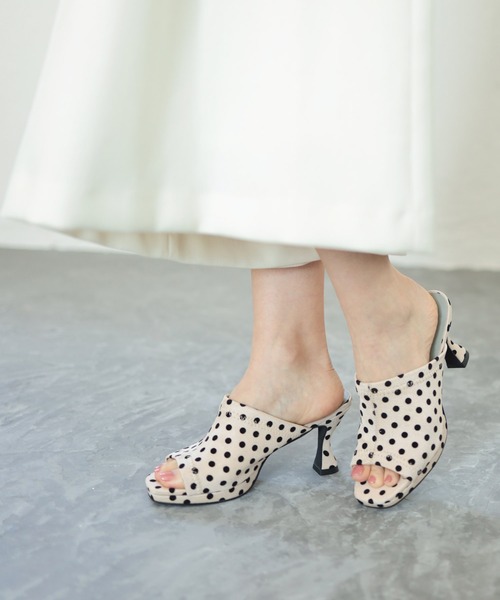 SESTO（セスト）の「プラットフォーム変形ヒールストレッチミュールサンダル（サンダル・レディース・ブラック/グレイッシュベージュ/ホワイト/ドット・S/LL/M/L）」の20枚目の写真