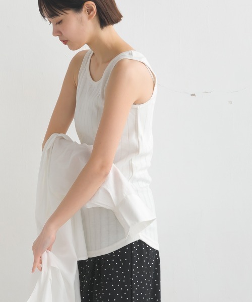 OMNES Another Edition（オムネス アナザーエディション）の「汗染み防止リブ裾ラウンドタンク（タンクトップ・レディース・ホワイト/ラベンダー/ブラック/ベージュ/イエロー/ホワイト×ブラック・FREE）」の12枚目の写真