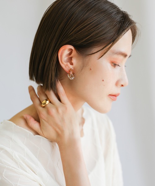 select MOCA（セレクトモカ）の「2021 SS ウェーブフープクリアイヤリング（イヤリング・レディース・ピンク/ライトブラウン・FREE）」の3枚目の写真