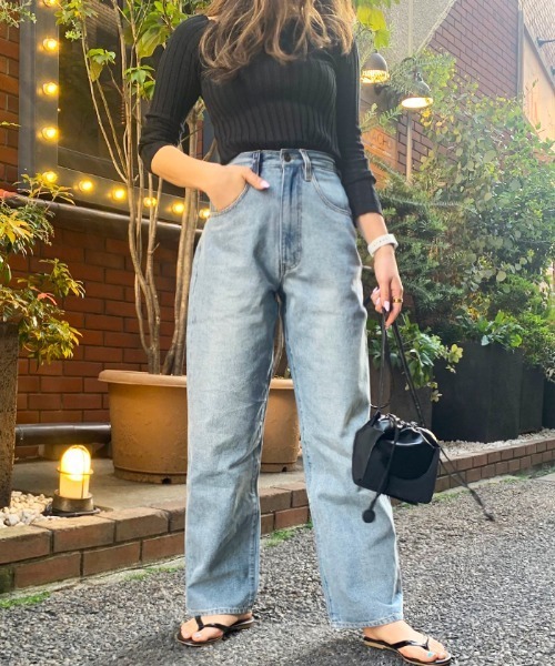 Futier land（フューティアランド）の「ルーズハイウエストロールアップワイドジーンズ（デニムパンツ・レディース・ライトブルー/インディゴブルー・SMALL/MEDIUM/LARGE）」の3枚目の写真