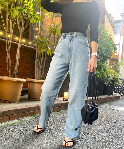 Futier land（フューティアランド）の「ルーズハイウエストロールアップワイドジーンズ（デニムパンツ・レディース・ライトブルー/インディゴブルー・SMALL/MEDIUM/LARGE）」の18枚目の写真