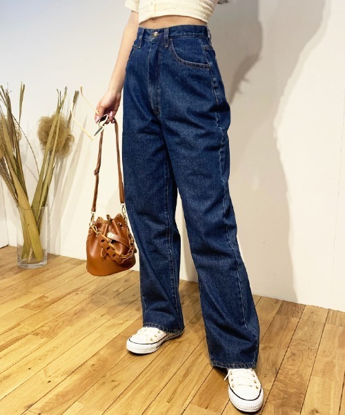 Futier land（フューティアランド）の「ルーズハイウエストロールアップワイドジーンズ（デニムパンツ・レディース・ライトブルー/インディゴブルー・SMALL/MEDIUM/LARGE）」の12枚目の写真