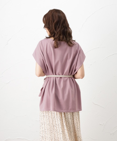 NAVY(ネイビー)の「半袖Tシャツ(シャツ/ブラウス・レディース・ブラック/ピンク/イエロー/ブルー/アイボリー・フリー)」の8枚目の写真