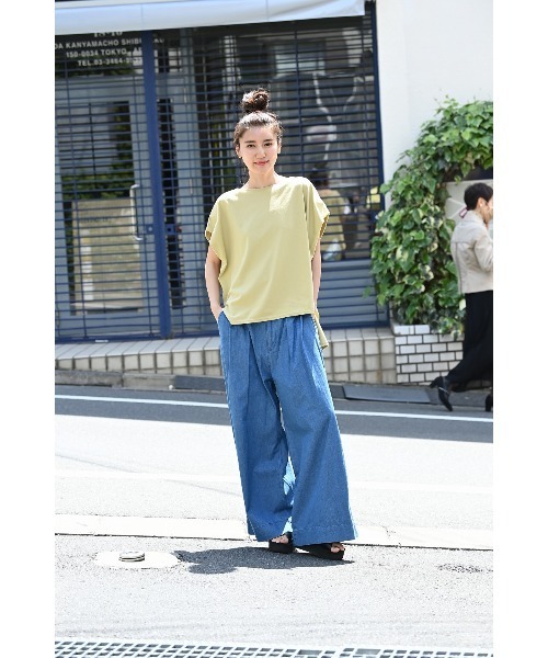 NAVY(ネイビー)の「半袖Tシャツ(シャツ/ブラウス・レディース・ブラック/ピンク/イエロー/ブルー/アイボリー・フリー)」の17枚目の写真