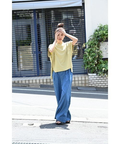 NAVY(ネイビー)の「半袖Tシャツ(シャツ/ブラウス・レディース・ブラック/ピンク/イエロー/ブルー/アイボリー・フリー)」の11枚目の写真