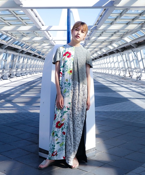 YEAH RIGHT!!(イェーライト)の「ANLIO × YEAH RIGHT!! FLORAL LONG OP(ワンピース・レディース・レッド/ホワイト×グリーン/ホワイト×ブルー/ピンク系その他/レッド系その他/ブラック×レッド/カラフル/ブラック×イエロー/ブラック×ピンク/ネイビー系・1)」の2枚目の写真