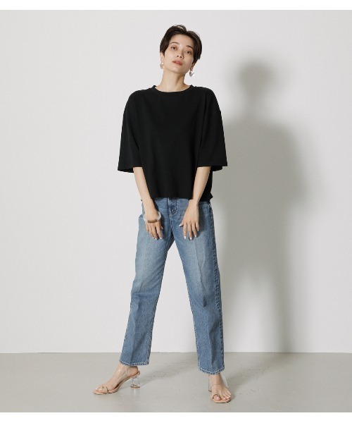 AZUL by moussy（アズールバイマウジー）の「BACK NEON LOGO TEE/バックネオンロゴTシャツ（Tシャツ/カットソー・レディース・ブラック/ライトベージュ/オフホワイト・SMALL/MEDIUM）」の6枚目の写真