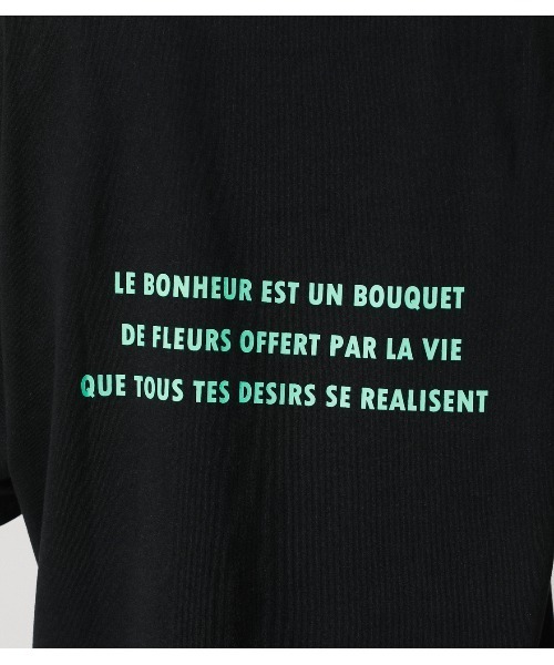 AZUL by moussy（アズールバイマウジー）の「BACK NEON LOGO TEE/バックネオンロゴTシャツ（Tシャツ/カットソー・レディース・ブラック/ライトベージュ/オフホワイト・SMALL/MEDIUM）」の10枚目の写真