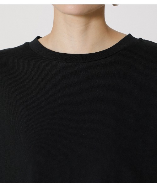 AZUL by moussy（アズールバイマウジー）の「BACK NEON LOGO TEE/バックネオンロゴTシャツ（Tシャツ/カットソー・レディース・ブラック/ライトベージュ/オフホワイト・SMALL/MEDIUM）」の18枚目の写真