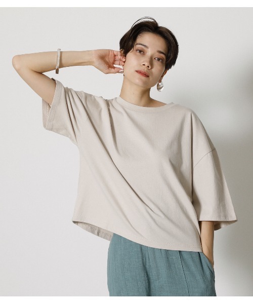 AZUL by moussy（アズールバイマウジー）の「BACK NEON LOGO TEE/バックネオンロゴTシャツ（Tシャツ/カットソー・レディース・ブラック/ライトベージュ/オフホワイト・SMALL/MEDIUM）」の21枚目の写真