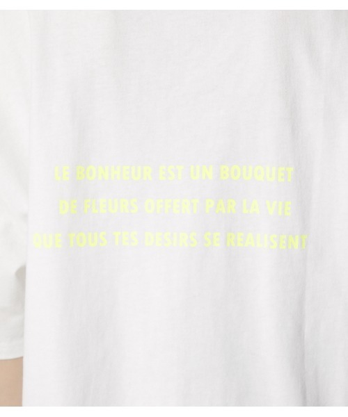 AZUL by moussy（アズールバイマウジー）の「BACK NEON LOGO TEE/バックネオンロゴTシャツ（Tシャツ/カットソー・レディース・ブラック/ライトベージュ/オフホワイト・SMALL/MEDIUM）」の15枚目の写真