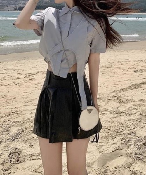 KOR（ケーオーアール）の「韓国　ワンポイントプリーツミニスカート（スカート・レディース・グレー・S/M/L）」の10枚目の写真